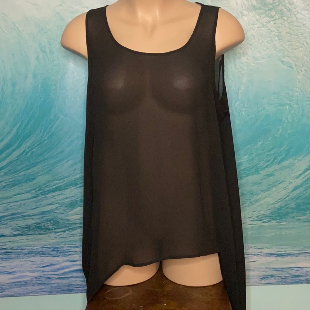 Torrid Sheer Hi-Low Top - Size 2 (18/20)